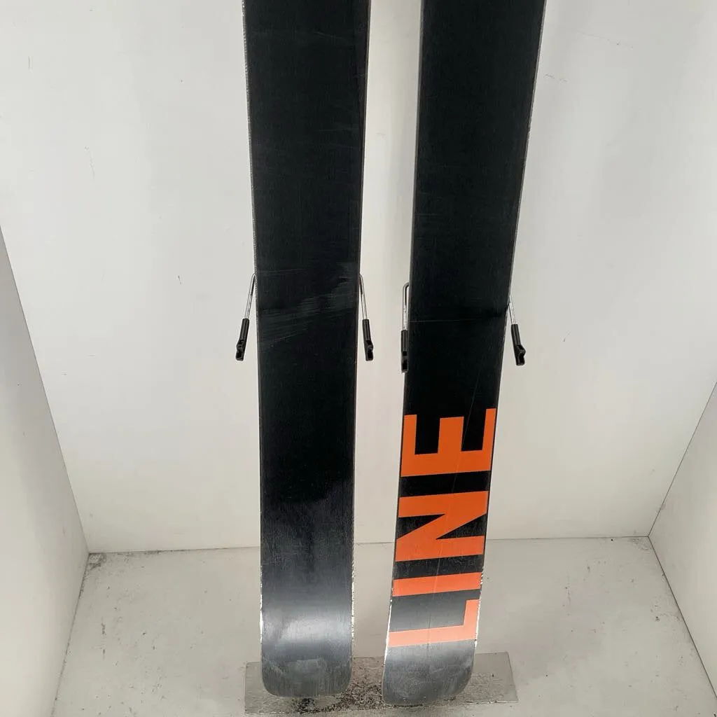 2023 Line Outline w/ Look Pivot 15 GW