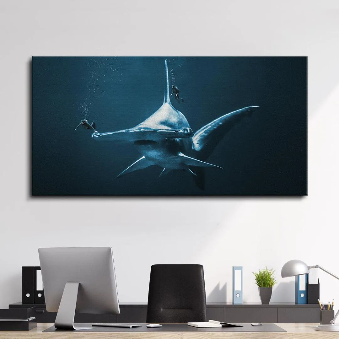 Diving With Mega Hammerhead