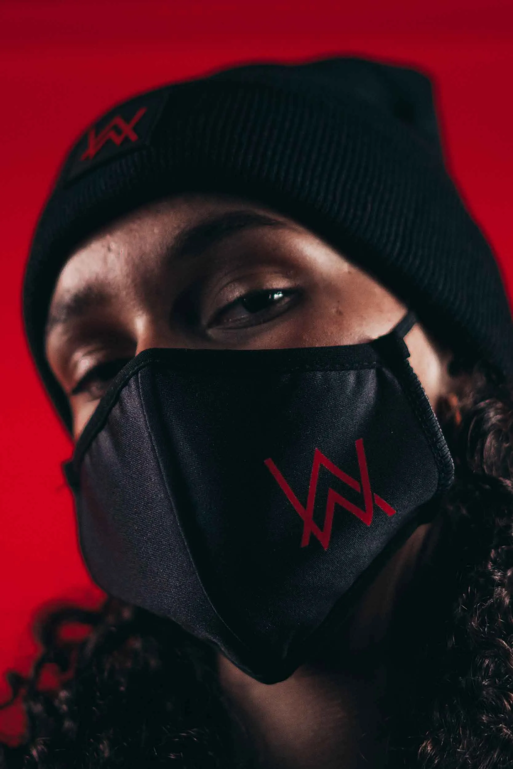 RED LOGO MASK
